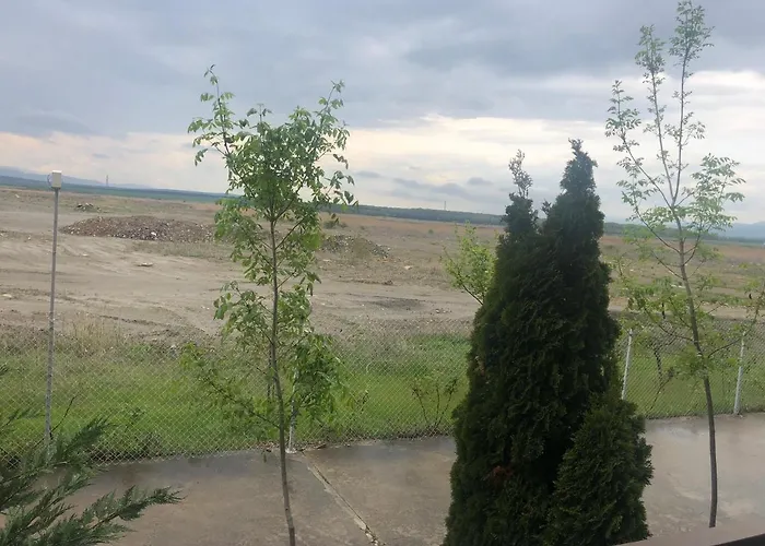 Spacious, 2 Bed Apt, Orchid *